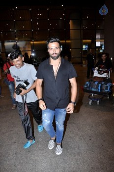 Celebrities at Mumbai Airport - 8 of 34
