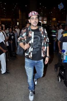 Celebrities at Mumbai Airport - 9 of 34