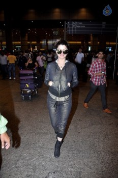 Celebrities at Mumbai Airport - 11 of 34