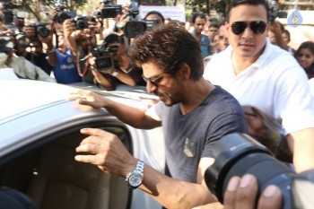 Celebrities Cast Their Vote in BMC Election 2017 - 11 of 54