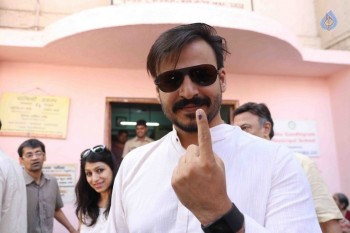 Celebrities Cast Their Vote in BMC Election 2017 - 13 of 54