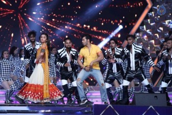 Celebrities Perform at Umang 2017 Show - 13 of 97