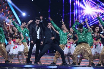 Celebrities Perform at Umang 2017 Show - 62 of 97