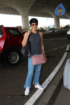 Celebrities Spotted at Airport - 5 of 21