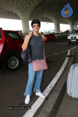 Celebrities Spotted at Airport - 12 of 21
