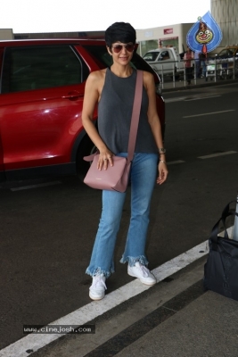 Celebrities Spotted at Airport - 13 of 21