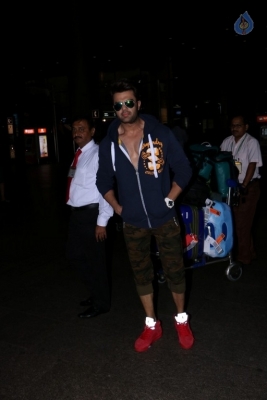 Celebrities Spotted at Airport Returns From IIFA - 12 of 84