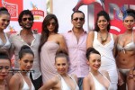 Deepika n Siddharth with Kingfisher Calendar Babes - 60 of 60