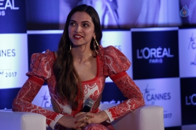 Deepika Unveils Loreal Paris New Cannes Collection 2017 - 12 of 19