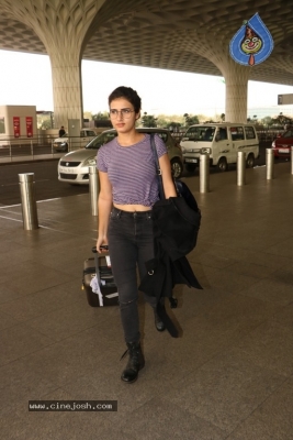 Fatima Sana Shaikh Spotted at Airport - 8 of 10