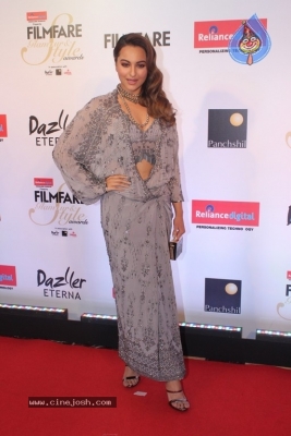 Filmfare Glamour and Style Awards Red Carpet 2 - 15 of 59
