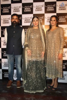Kareena Kapoor at LFW Winter Festive 2016 - 8 of 42