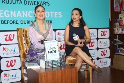 Kareena Kapoor Launches Pregnancy Notes Book - 3 of 15