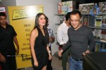 kareena-sharman-n-madhavan-at-the-launch-of-3-idiots-script-book