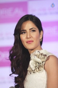 Katrina Kaif Launches La Vie En Rose Lipsticks - 5 of 21