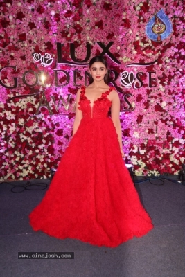 Lux Golden Rose Awards 2017 Red Carpet - 31 of 36