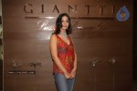 Mahie Gill and Archana Kochar at Gitanjali Gianti Store - 15 of 28