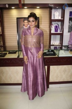 Raveena Tandon Photos - 3 of 7