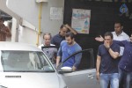 salman-khan-snapped-at-his-house