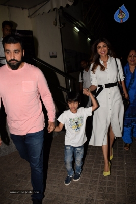 Shilpa Shetty With Family Spotted At PVR - 5 of 9