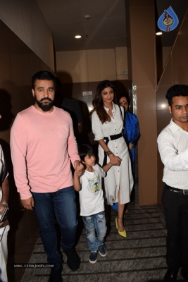 Shilpa Shetty With Family Spotted At PVR - 7 of 9