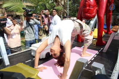 Shilpa Shetty Yoga Pose Statue Inauguration Pics - 4 of 38