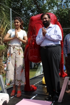 Shilpa Shetty Yoga Pose Statue Inauguration Pics - 5 of 38