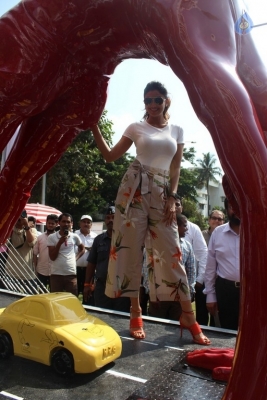 Shilpa Shetty Yoga Pose Statue Inauguration Pics - 12 of 38