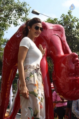 Shilpa Shetty Yoga Pose Statue Inauguration Pics - 15 of 38