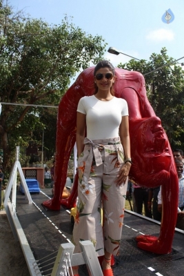 Shilpa Shetty Yoga Pose Statue Inauguration Pics - 37 of 38