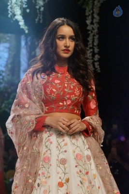 Shraddha Kapoor at LFW 2017 - 5 of 13