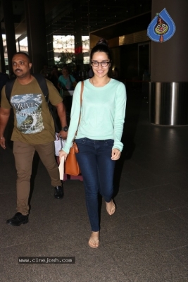 Shraddha Kapoor Spotted at Airport - 3 of 13