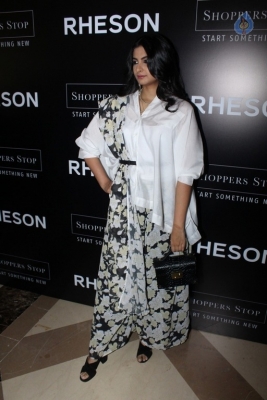 Sonam Kapoor and Rhea Kapoor at Rheson Event - 6 of 28
