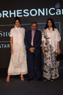 Sonam Kapoor and Rhea Kapoor at Rheson Event - 8 of 28