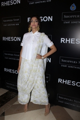 Sonam Kapoor and Rhea Kapoor at Rheson Event - 14 of 28