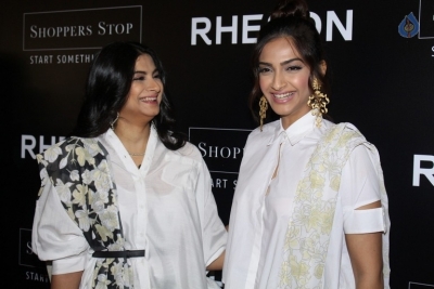 Sonam Kapoor and Rhea Kapoor at Rheson Event - 21 of 28