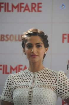 Sonam Kapoor at Filmfare Glamour And Style Awards - 3 of 21