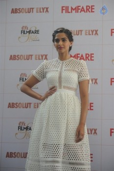 Sonam Kapoor at Filmfare Glamour And Style Awards - 9 of 21