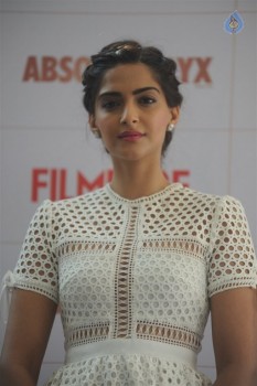 Sonam Kapoor at Filmfare Glamour And Style Awards - 17 of 21