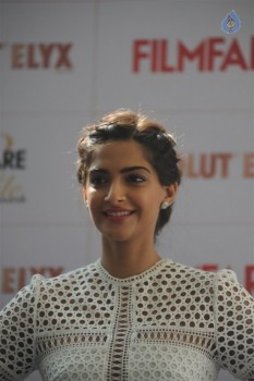 Sonam Kapoor at Filmfare Glamour And Style Awards - 18 of 21