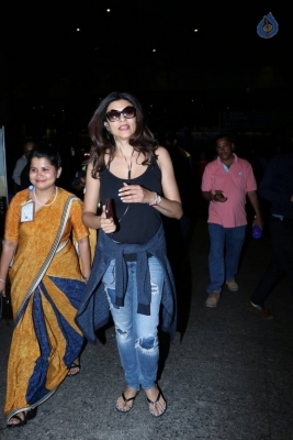 Sushmita Sen at Mumbai Airport - 12 of 18