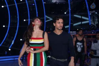 Tiger Shroff at Jhalak Dikhhla Jaa Sets - 4 of 32