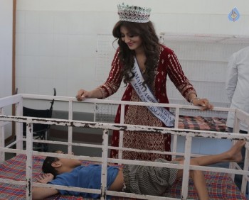 Urvashi Rautela Celebrates Children Day - 1 of 6