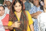 Vidya Balan Visits Mahim Dargah  - 8 of 27