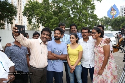 100 Percent Kaadhal Shooting Completed - 1 of 12