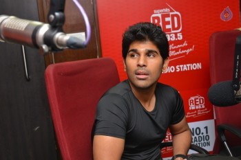Allu Sirish at Red FM Studio - 17 of 19