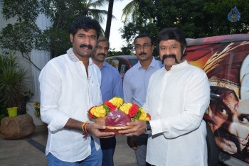 Balakrishna flag off Bharatha Desa Shata Punyakshetra Jaitrayatra - 3 of 39