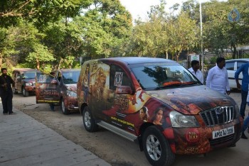 Balakrishna flag off Bharatha Desa Shata Punyakshetra Jaitrayatra - 18 of 39