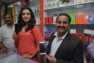 Catherine Tresa Launches B New Mobile Store at Kurnool - 4 of 5