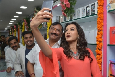 Catherine Tresa Launches B New Mobile Store at Kurnool - 5 of 5